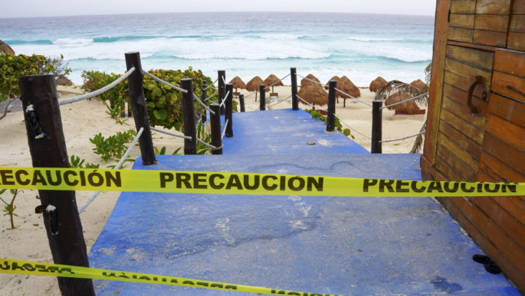 Uraganul Beryl lovește destinațiile turistice din Mexic
