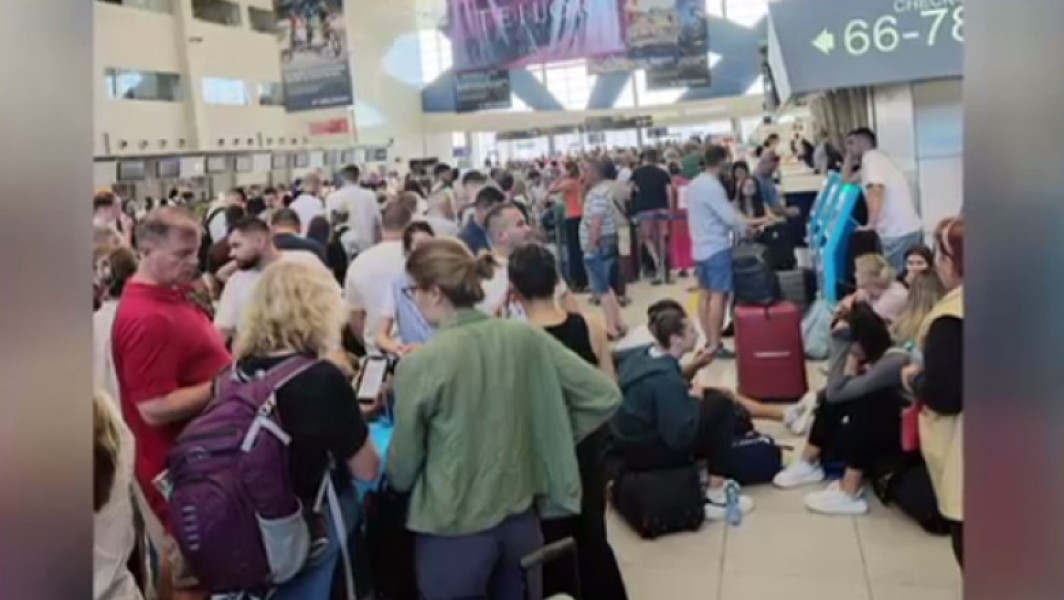 Protest spontan al piloților TAROM a dus la anularea zborurilor