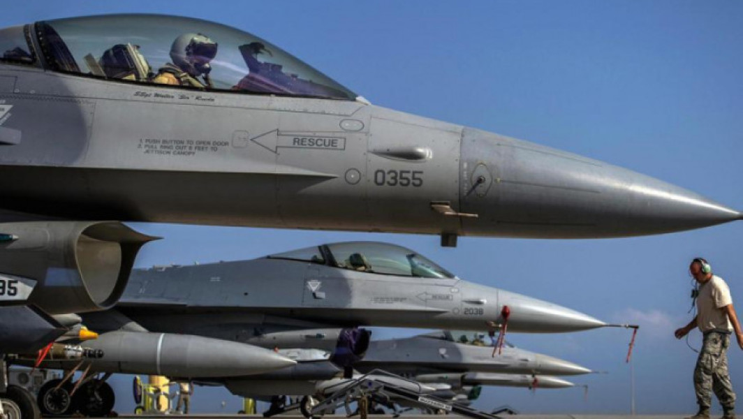 Statele NATO au început deja transferul de avioane F-16 către Ucraina, anunță Blinken