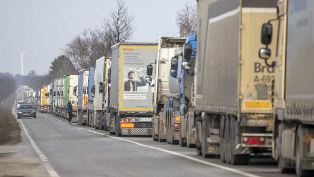 Ministerul Finanţelor propune creşterea subvenţiei la acciza pentru combustibil pentru transportatori şi distribuitori