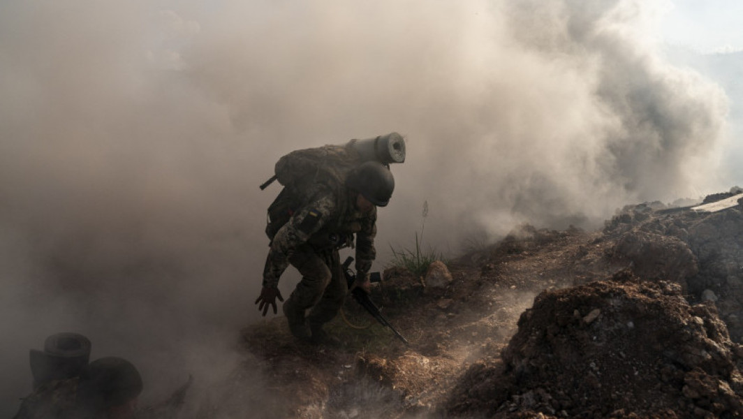 Rușii încearcă să pătrundă în liniile defensive ucrainene lângă Torețk, în estul Ucrainei