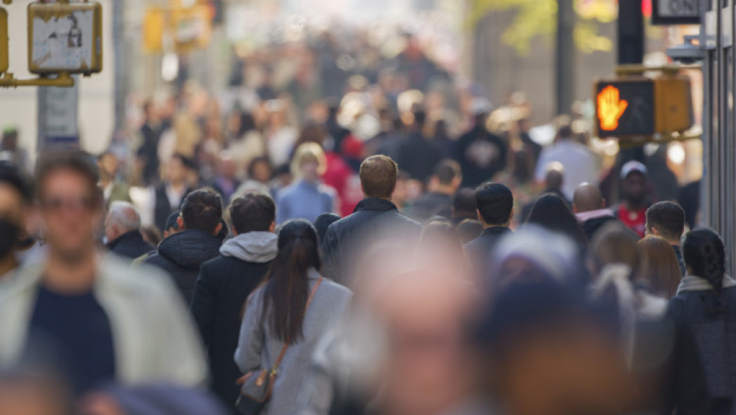 Populația mondială va atinge maximul în 2080, apoi va scădea