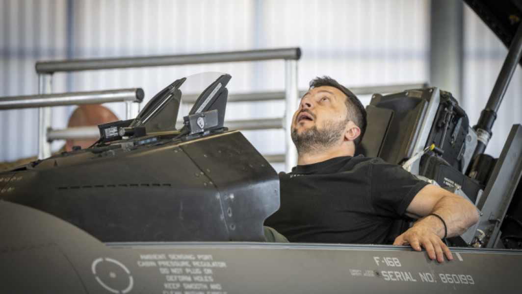 Avioanele de luptă F-16 furnizate Ucrainei de NATO ar putea intra în acțiune în această vară