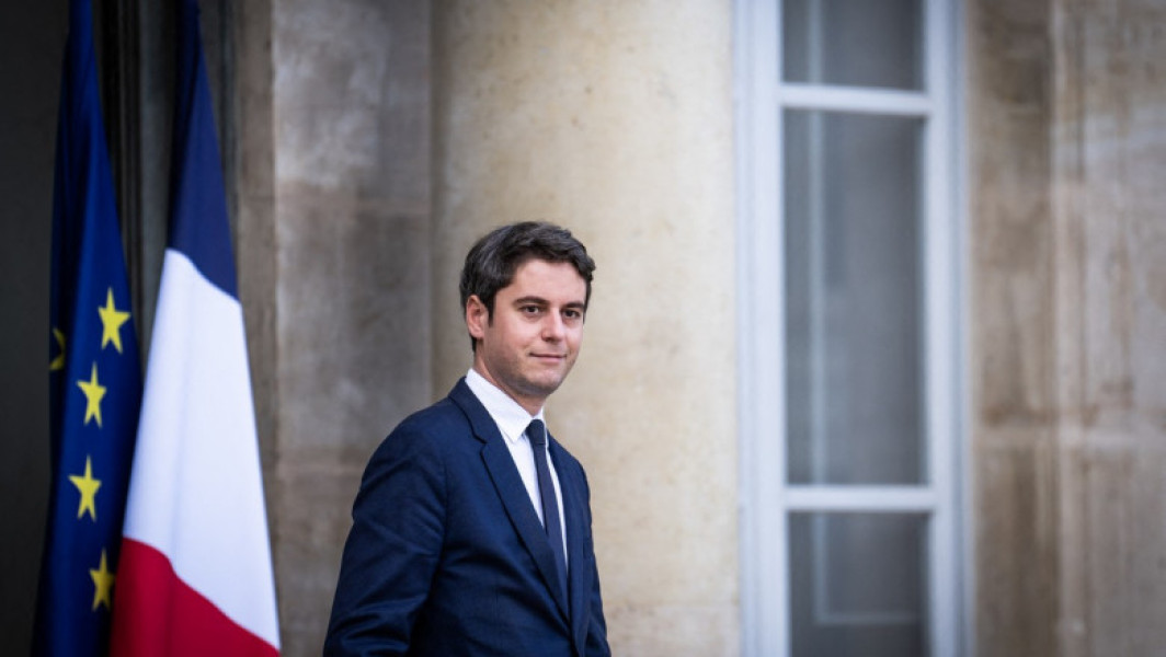 Emmanuel Macron a acceptat demisia Guvernului Attal; Negocierile pentru formarea coaliției guvernamentale continuă