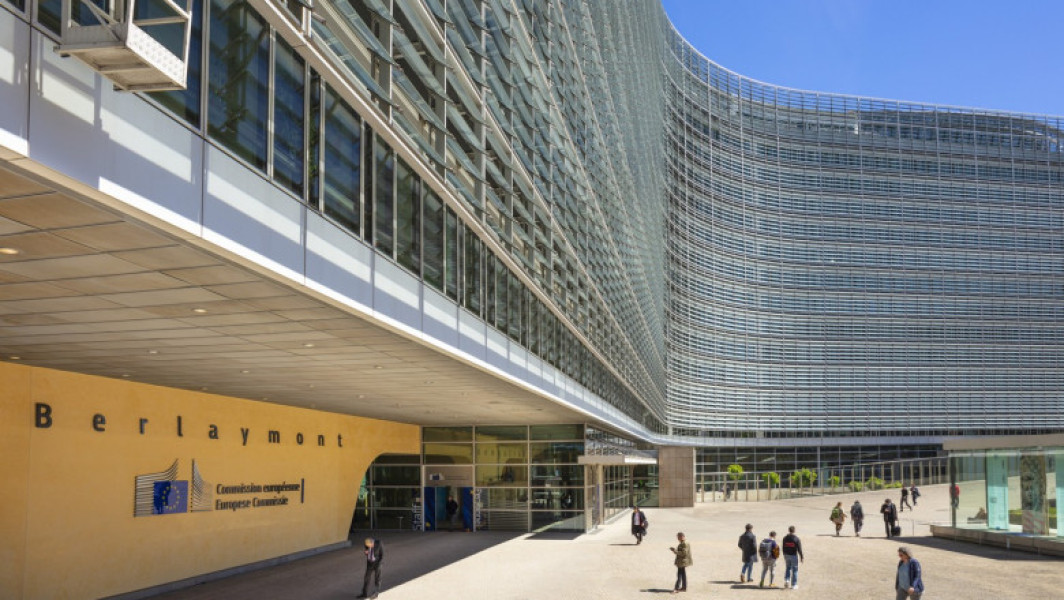 Comisia Europeană analizează hotărârile Tribunalului privind accesul la contractele de vaccinuri COVID-19