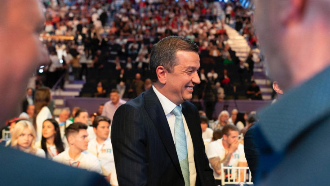 Ministrul Transporturilor, Sorin Grindeanu, afirmă că defrișările pe Valea Oltului nu pot avea loc noaptea