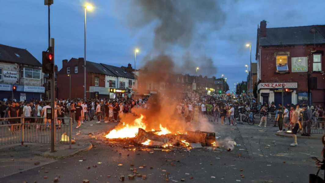 Cinci arestări în urma violențelor din Leeds, declanșate de o tentativă de preluare a copiilor