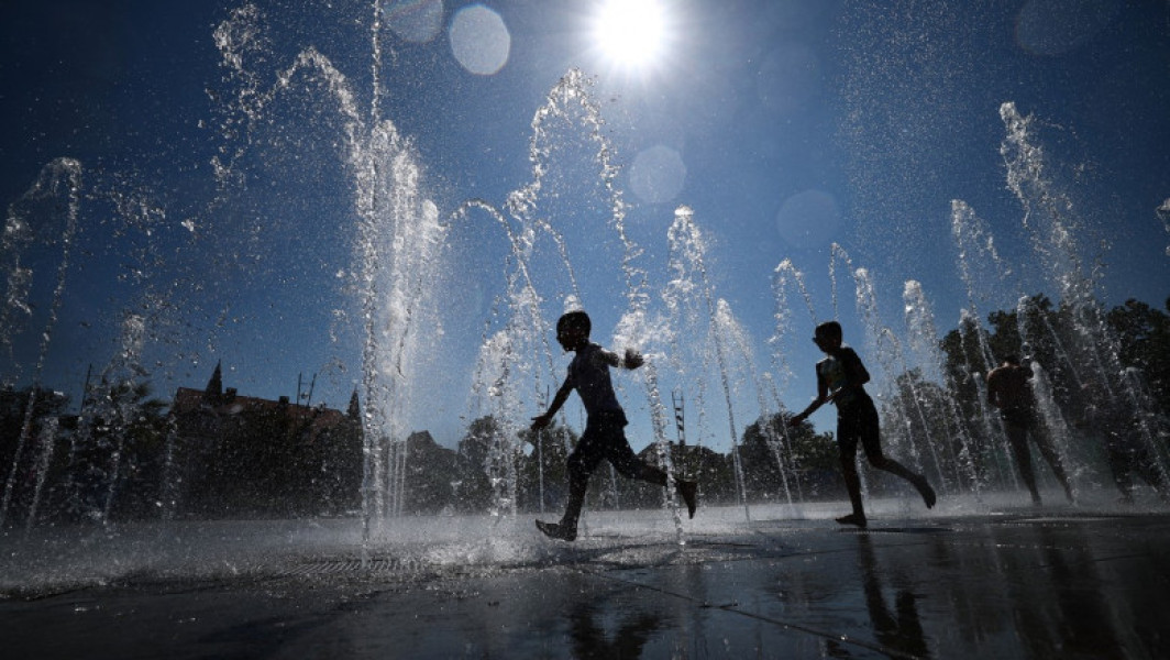 Meteorologii au prelungit codul galben de caniculă