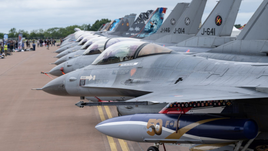 Armata rusă se pregătește pentru confruntarea cu avioanele F-16