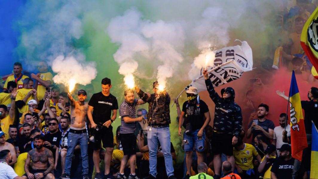 Federația Română de Fotbal sancționată de UEFA din cauza comportamentului rasist al suporterilor