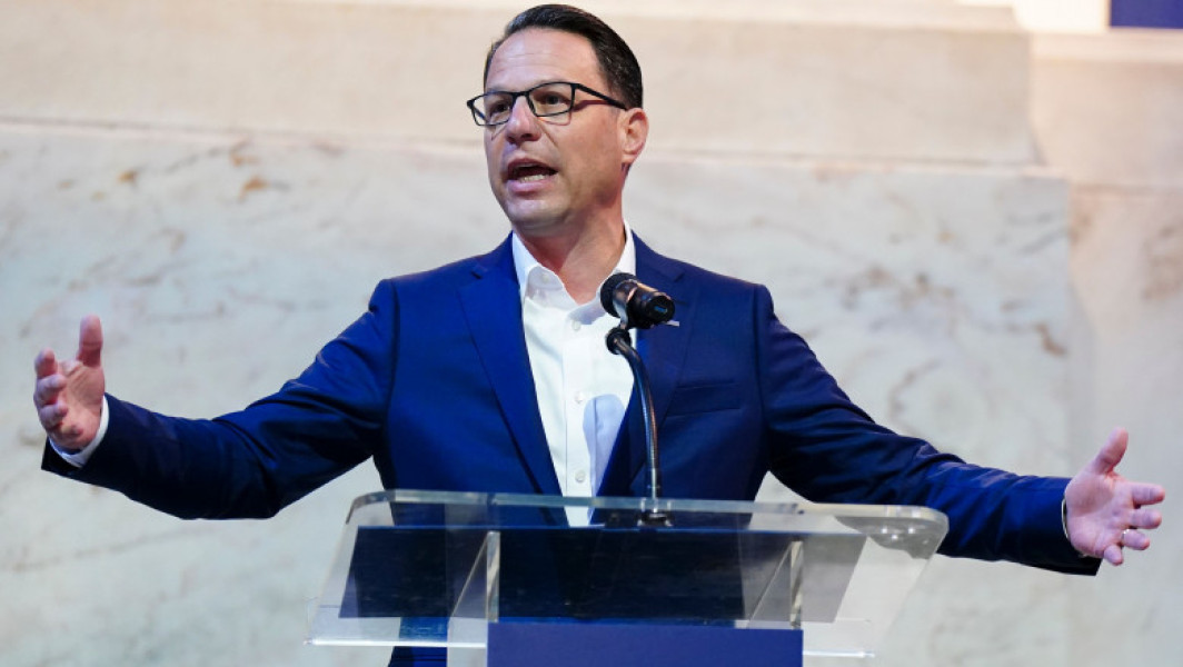 Kamala Harris își verifică opțiunile pentru candidații la vicepreședinte, inclusiv pe guvernatorul din Pennsylvania, Josh Shapiro