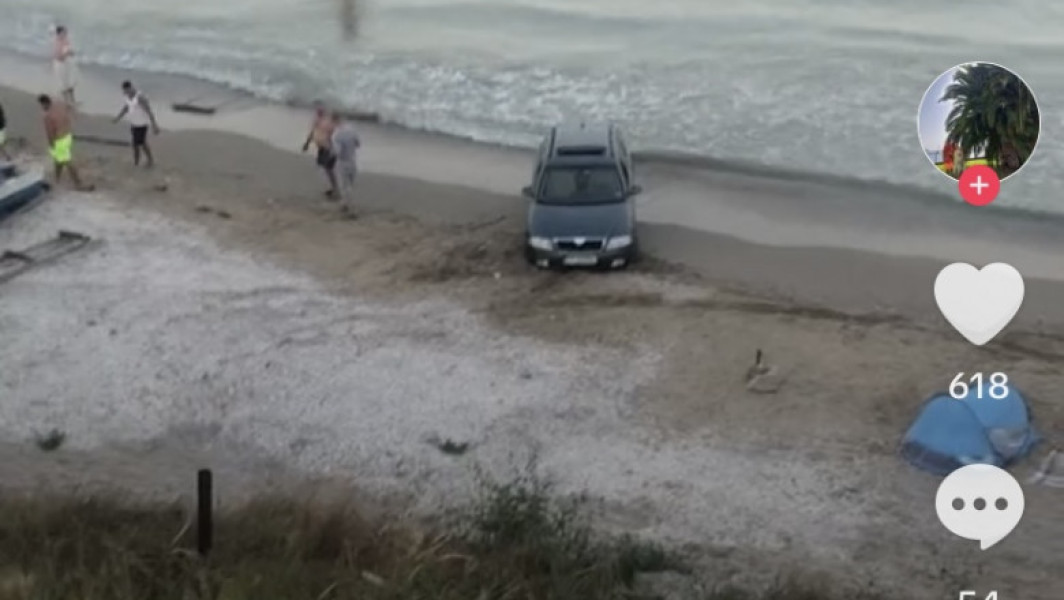 Sofer blocat pe plaja în stațiunea 23 August, imaginile virale stârnesc reacții