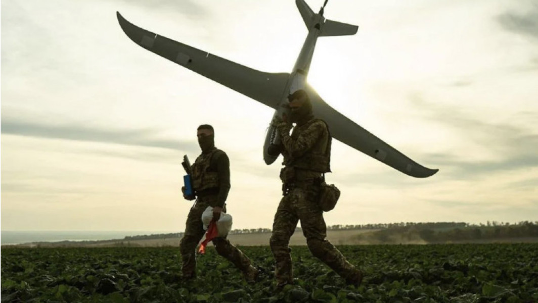 Ucraina reușește să lovească aerodromul Olenia, un nou record pentru dronele sale