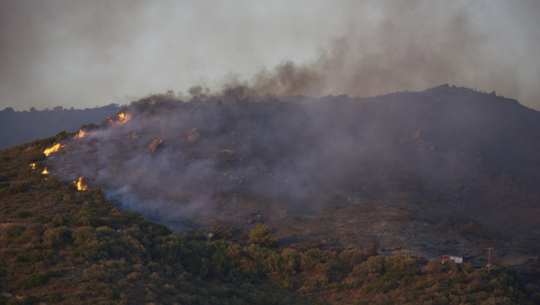 Pompierii români vor interveni în Grecia pentru stingerea incendiilor de vegetație