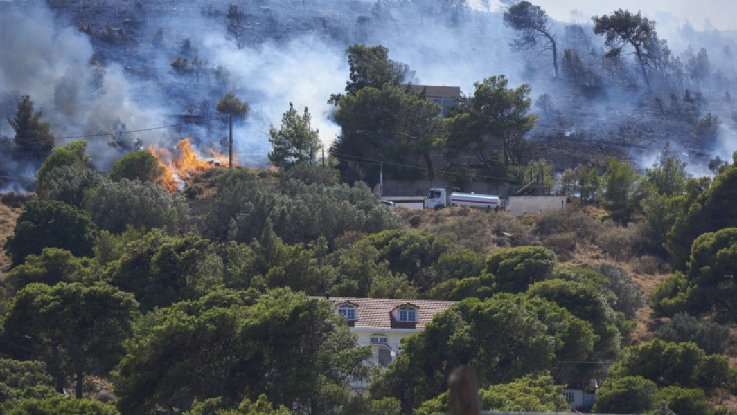 Incendiile de vegetație devastează sudul Europei în condiții de căldură extremă