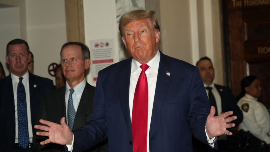 Donald Trump pune la îndoială identitatea lui Kamala Harris în campania electorală