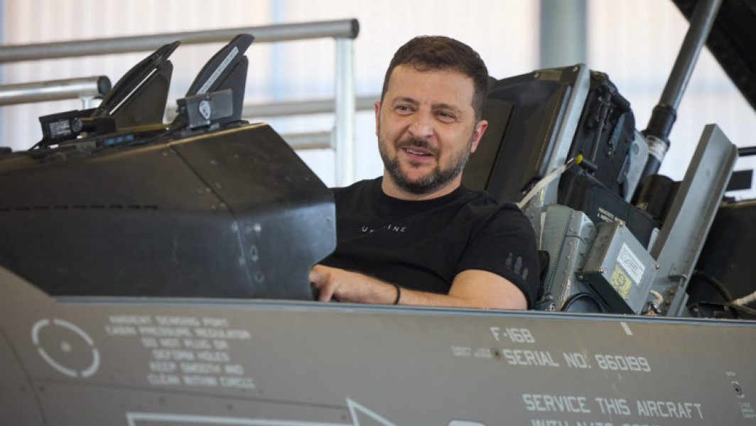 Primul transport de avioane de luptă F-16 al NATO a ajuns în Ucraina