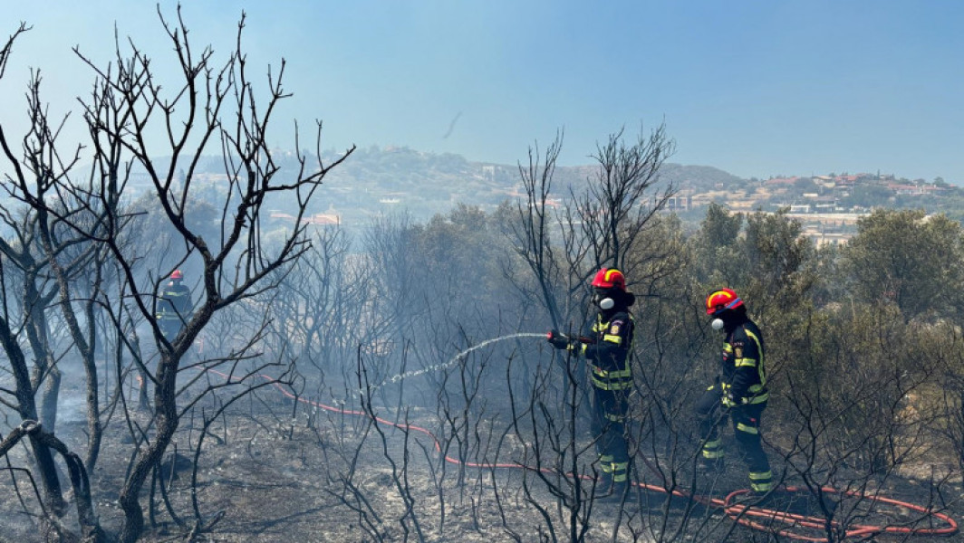 Pompierii români intervin în Grecia pentru stingerea incendiilor
