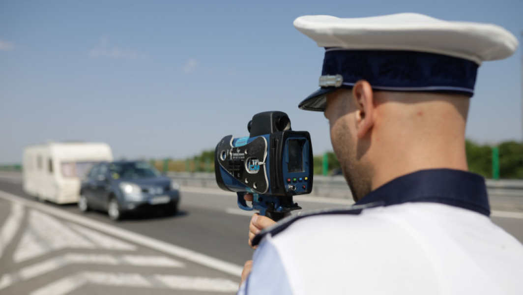 Tânăr din Oradea prins de două ori într-o zi conducând cu viteze mari
