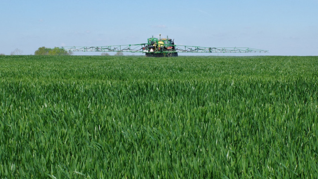 Daniel Buda atrage atenția asupra riscului pierderii a 500 de milioane de euro pentru agricultura românească