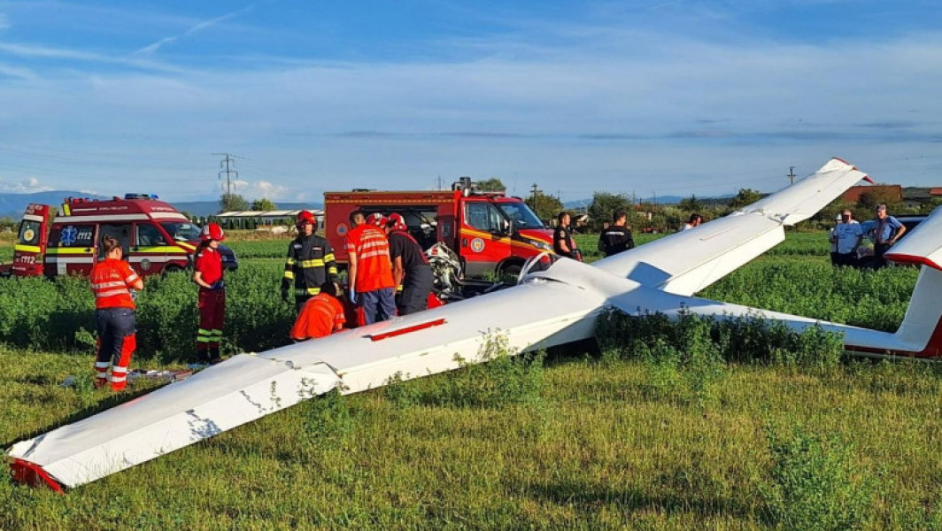 Pilot de planor, accidentat în apropierea Devei