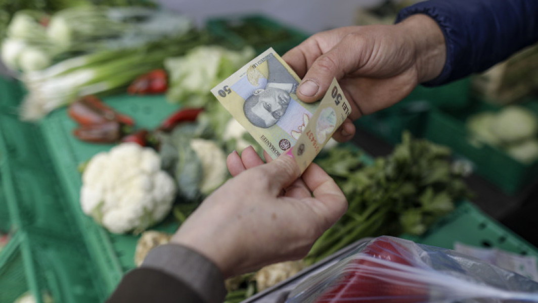 Românii se pregătesc pentru un buget mai mare pentru murături
