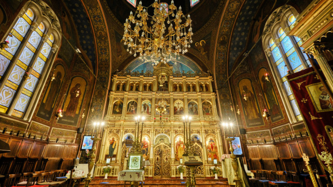 Întrebarea anului: Se urează „la mulți ani” pe 15 august, de Adormirea Maicii Domnului?