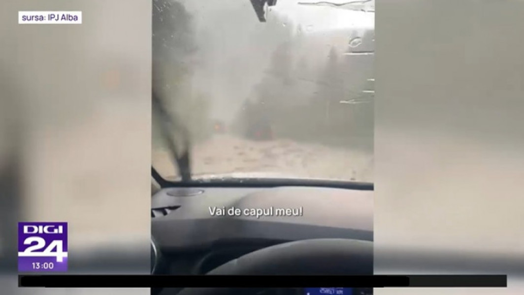 Ploaia torențială blochează traficul pe Transalpina