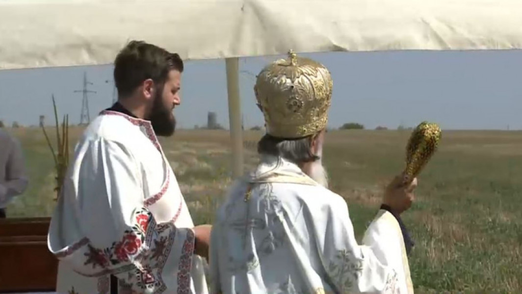 Preoții din Constanța se roagă pentru ploaie într-un ritual tradițional