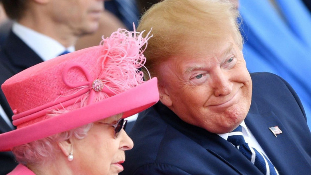 Donald Trump respinge acuzațiile privind comportamentul său față de Regina Elisabeta a II-a