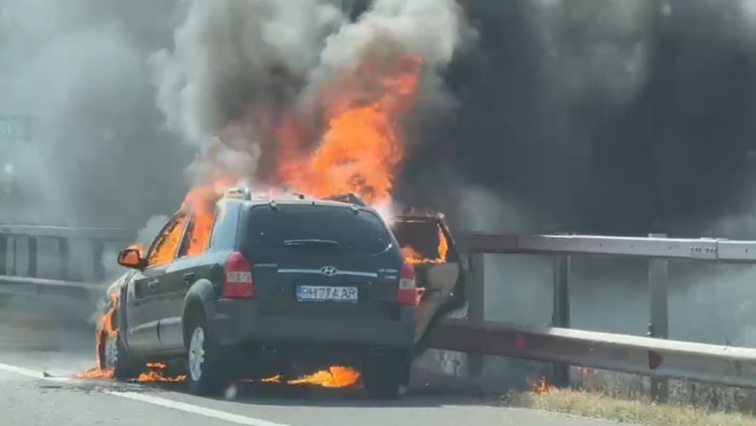 Mașină în flăcări pe Autostrada A3 București-Ploiești