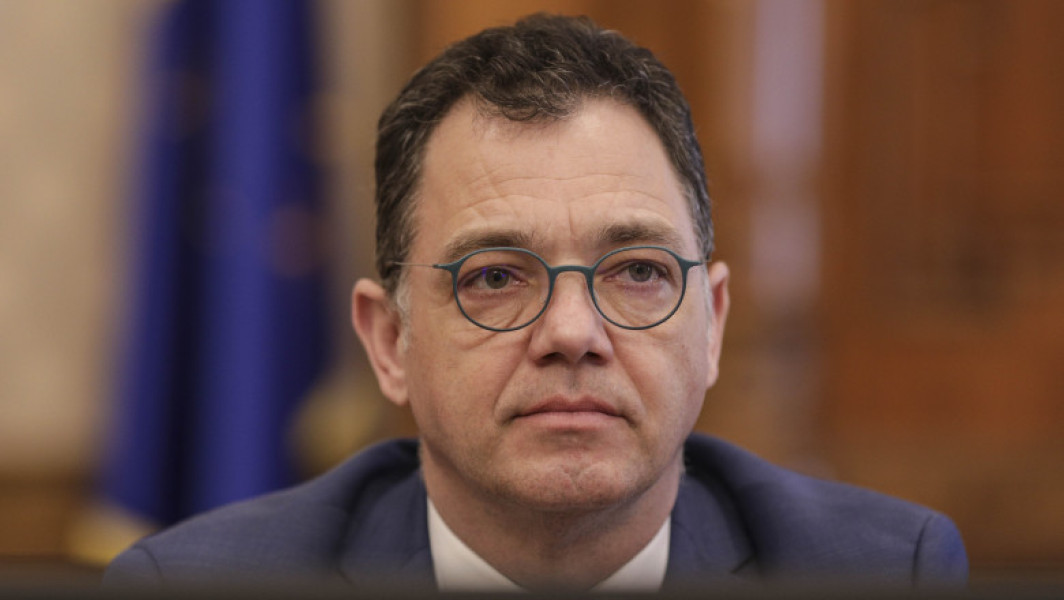 Radu Oprea îl atacă pe Nicolae Ciucă, criticând cartea sa