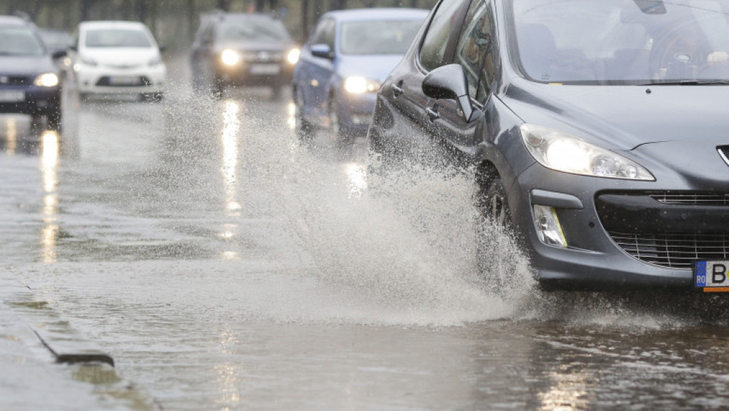 Ploi abundente în vestul țării, cod galben și portocaliu de precipitații