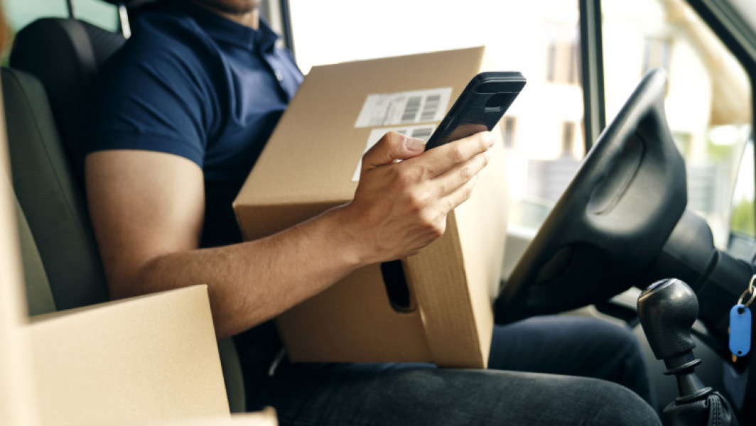 Uniunea Europeană propune taxe vamale pentru coletele din Asia