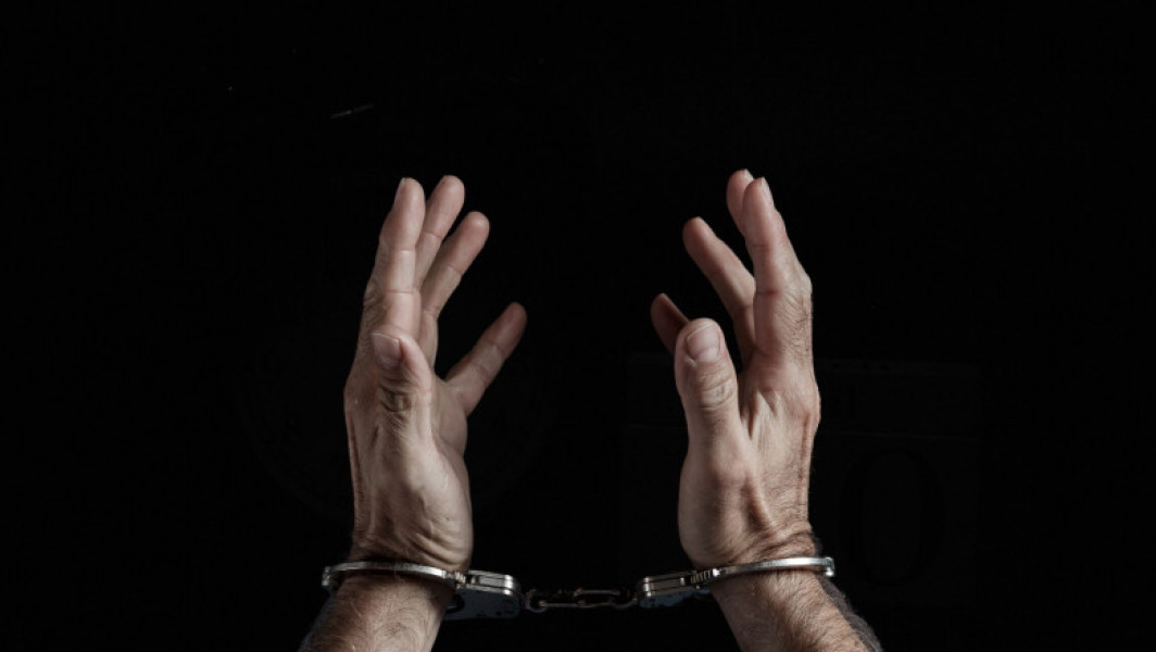 Incident violent în Galați: un bărbat de 81 de ani reținut după căderea unei femei cu un bebeluș
