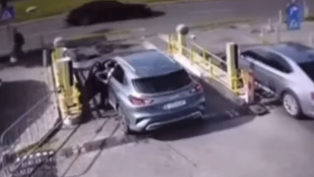 Accident grav în Capitală: o mașină a plonjat de pe Pasajul Lujerului