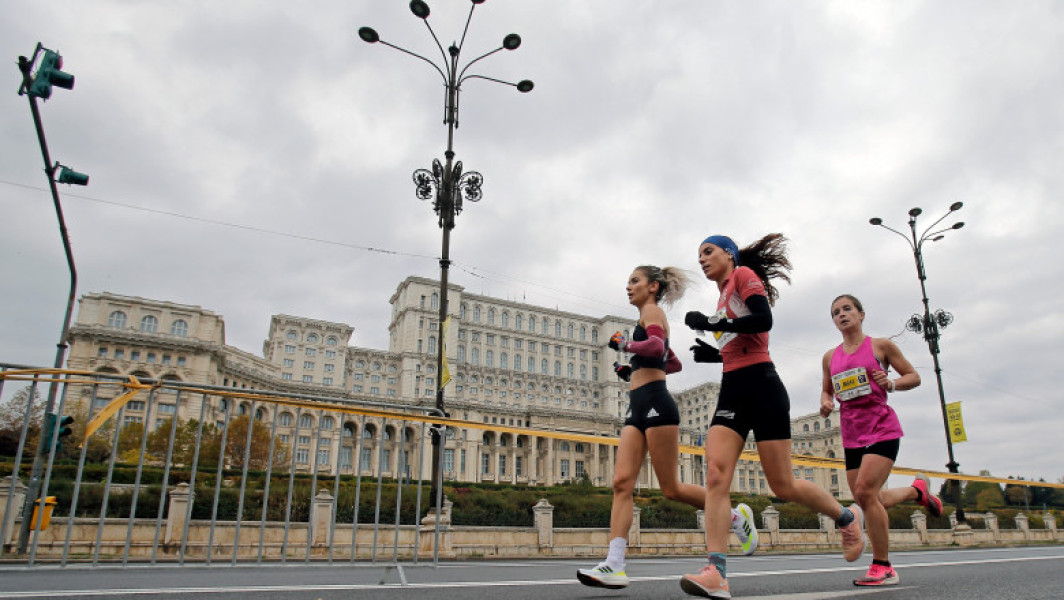 Peste 12.000 de alergători la a 17-a ediție a Bucharest MARATHON