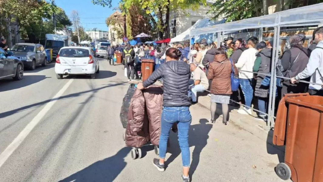 Pelerinaj la moastele Sfintei Parascheva cu nuante politice in contextul alegerilor