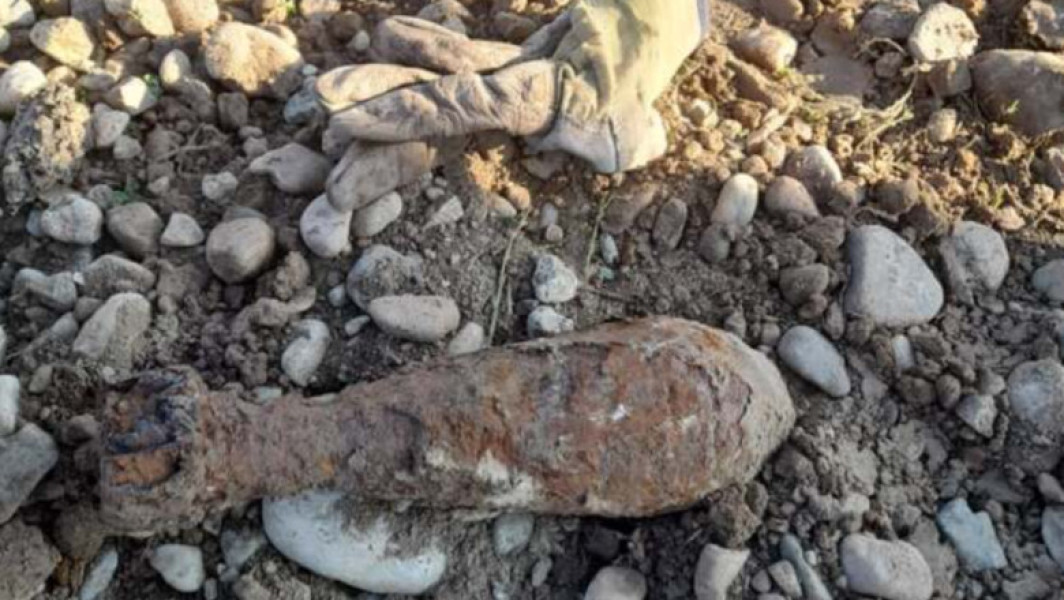 Pirotehnicienii ISU "Crișana" descoperă o bombă de artilerie neexplodată în Bihor