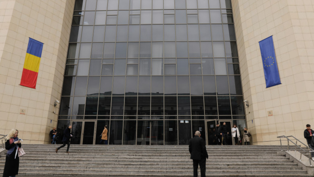 Tribunalul București respinge cererile de suspendare a referendumului local