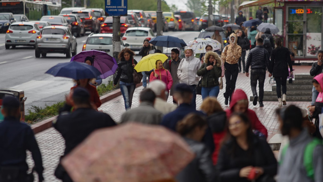 Vreme rece și primii fulgi de zăpadă în București
