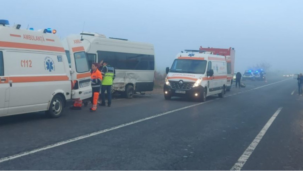 Accident rutier în Ciortesti între un autoturism și un microbuz școlar