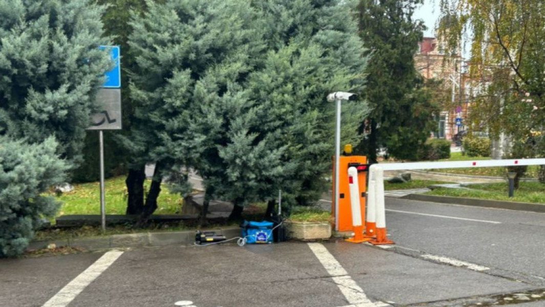 Bagaj misterios provoacă panică în fața Prefecturii Constanța