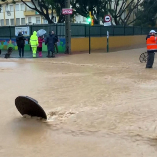 Mii de persoane evacuate în sudul Spaniei din cauza vremii extreme