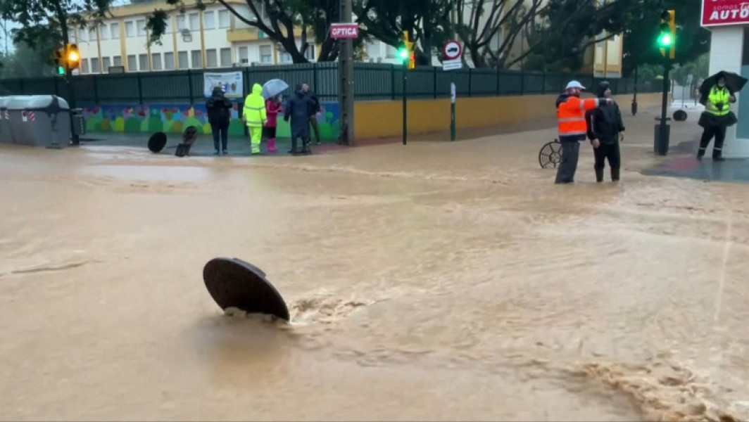 Mii de persoane evacuate în sudul Spaniei din cauza vremii extreme