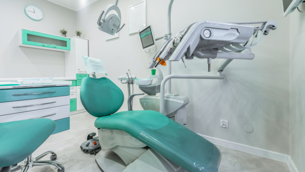 Femeie din București acuzată de furt de produse medicale