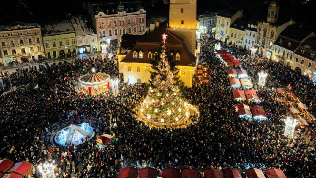 Înfloresc pregătirile pentru sărbătorile de iarnă în Brașov