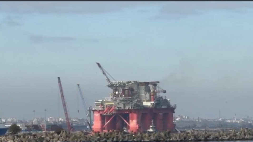 Sosirea platformei Transocean Barents la Constanța marchează un pas important pentru proiectul Neptun Deep
