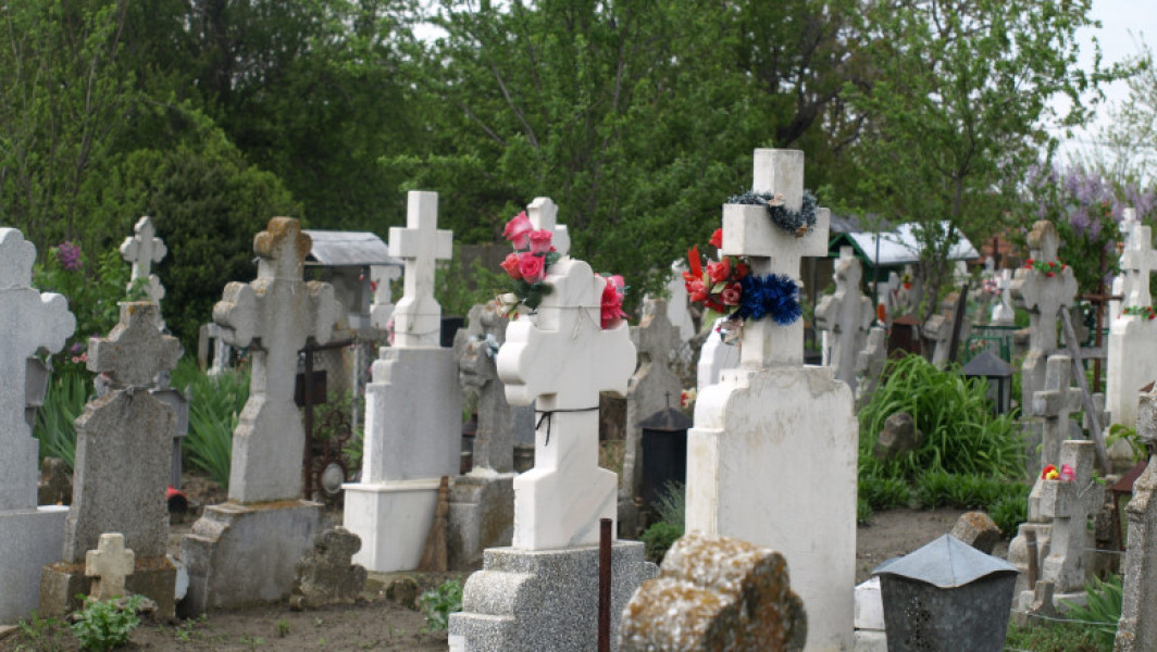 Morminte mutate din cimitirul din Cluj pentru construirea unui bloc de locuințe