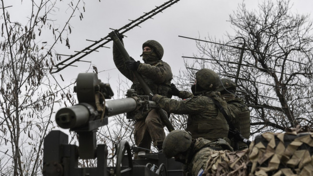 Rusia activează sisteme de război electronic în Kaliningrad, Polonia rămâne fără semnal GPS.